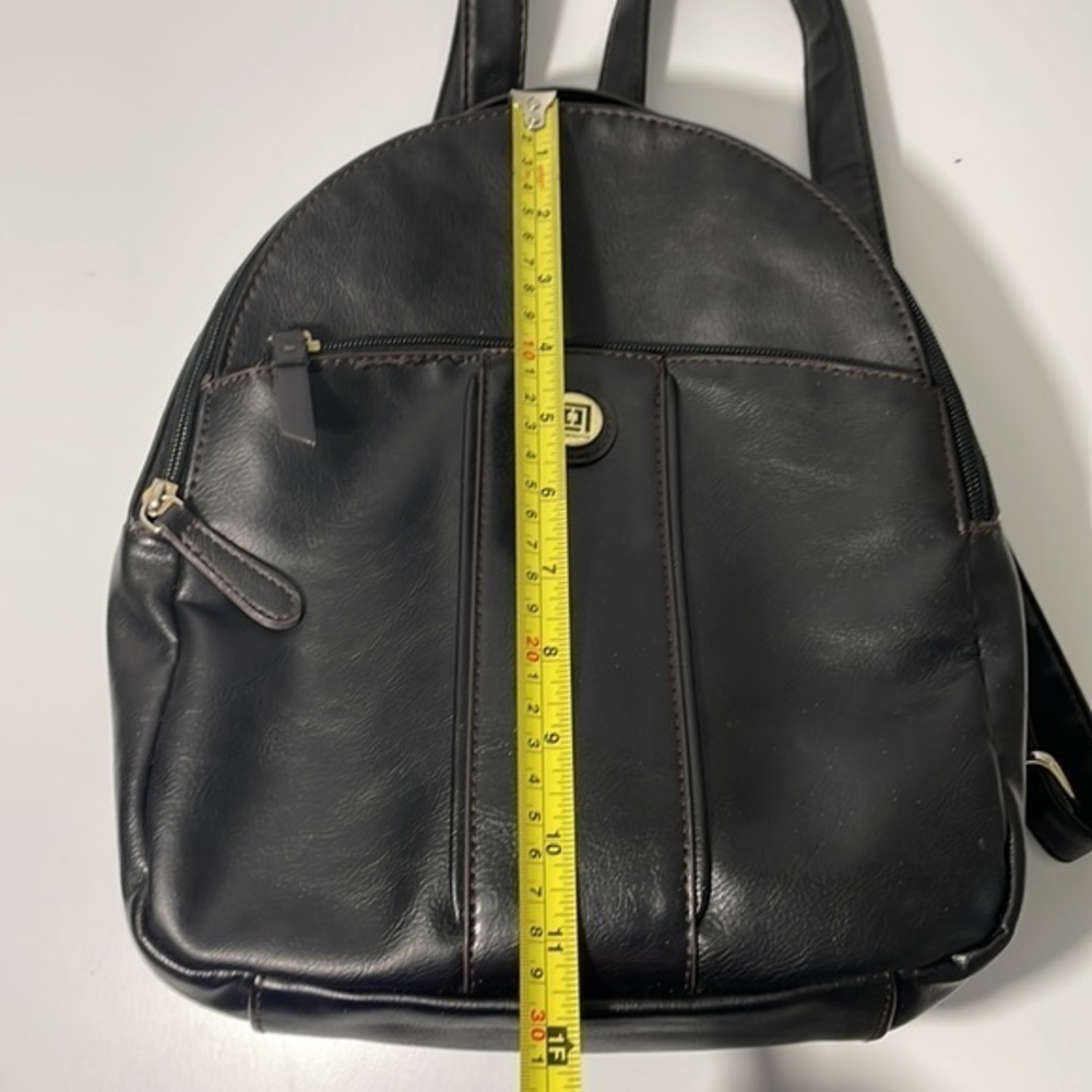 Liz Claiborne Vintage faux vegan leather backpack. Dark brown, can look black. - Picture 15 of 16